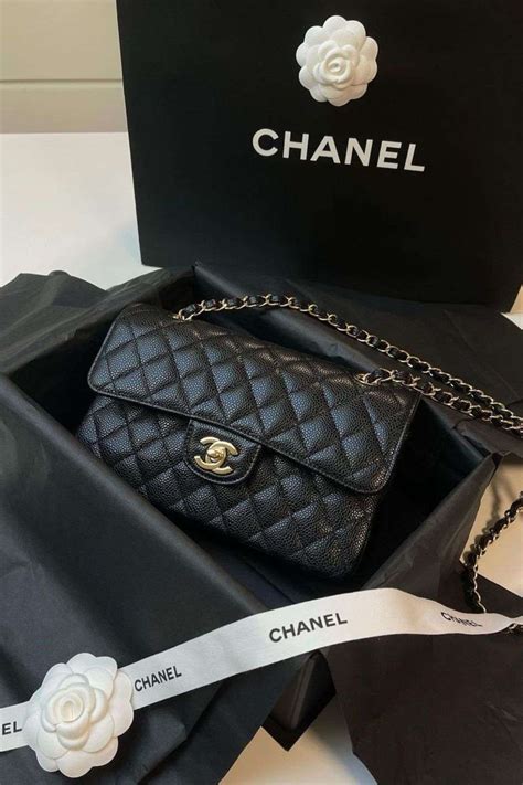 chanel classic flap lambskin|caviar vs lambskin chanel.